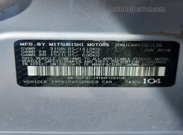 ML32F4FJ4HHF09106 2017 MITSUBISHI MIRAGE Silver Vista del compartimento del motor