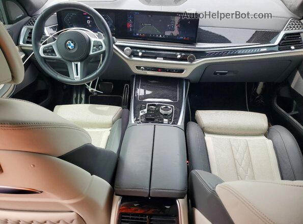 NJ2447E 2025 BMW X7 Gray Առջևի վահանակի տեսք