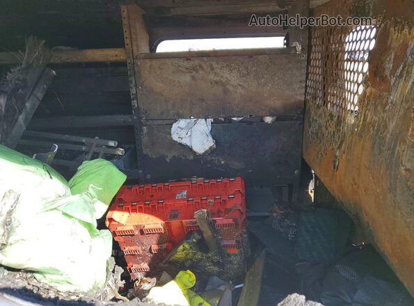 NM0LE7E2XK1431554 2019 FORD TRANSIT Белый Вид задней части салона
