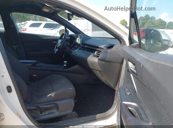 NMTKHMBX0JR059274 2018 TOYOTA C-HR White Front interior view