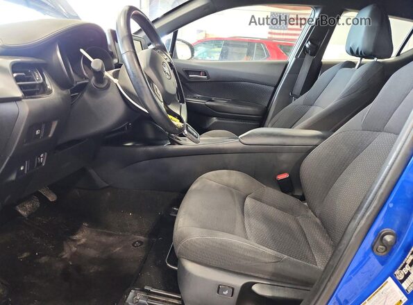 NMTKHMBX2JR012943 2018 TOYOTA C-HR Blue Front interior view