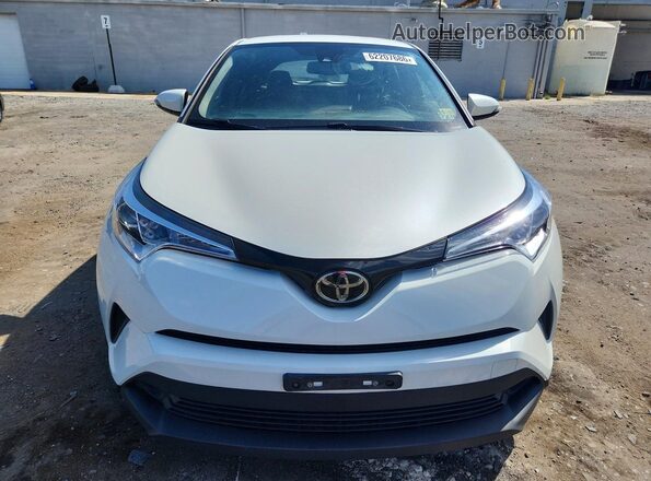 NMTKHMBX2JR048843 2018 TOYOTA C-HR White Вид спереду