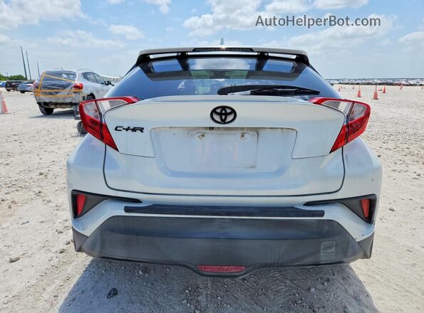 NMTKHMBX3JR041030 2018 TOYOTA C-HR White უკანა ხედი