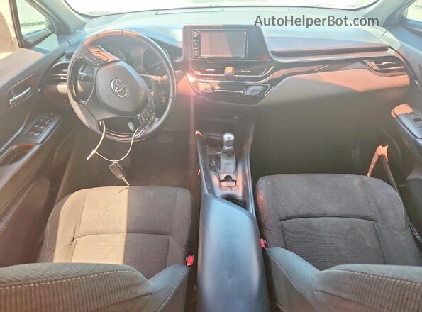 NMTKHMBX6JR013786 2018 TOYOTA C-HR Silver წინა პანელის ხედი