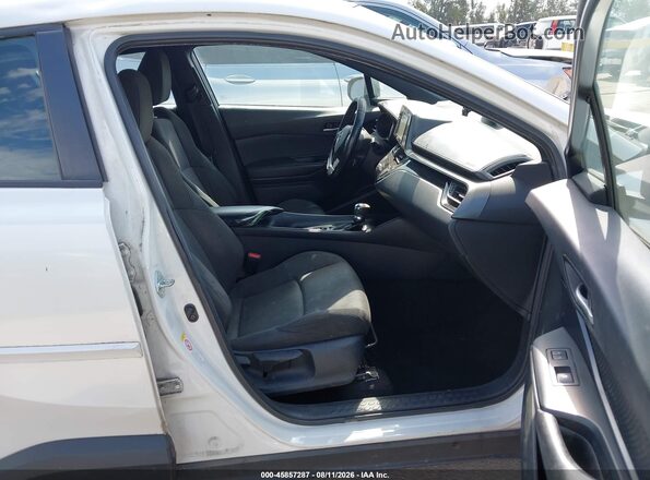 NMTKHMBX7JR045288 2018 TOYOTA C-HR White წინა სალონის ხედი