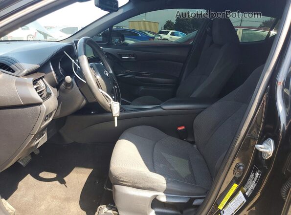 NMTKHMBX8JR022960 2018 TOYOTA C-HR Черный Вид салона спереди