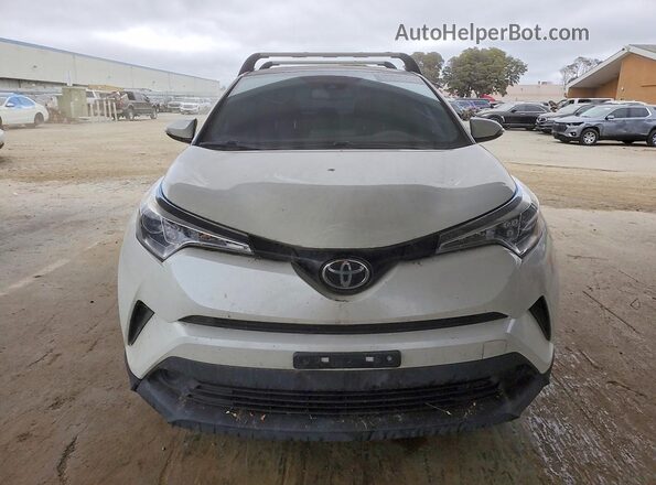 NMTKHMBX8JR050791 2018 TOYOTA C-HR White Widok z przodu