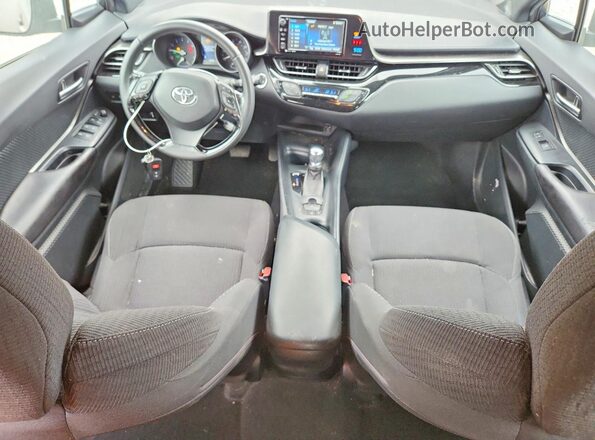 NMTKHMBX8JR055988 2018 TOYOTA C-HR Серый Вид панели приборов