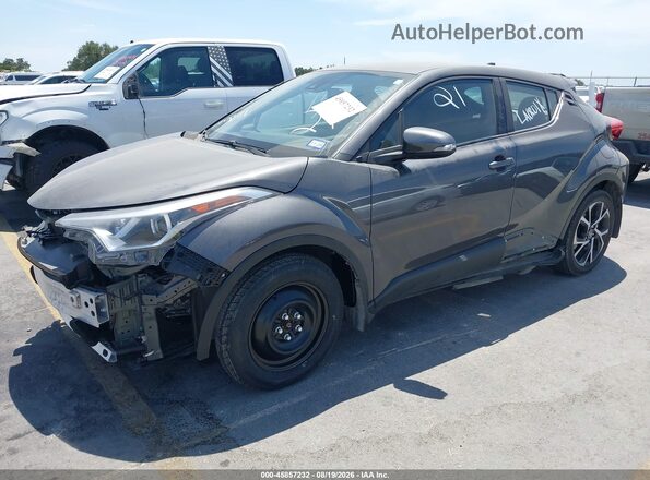 NMTKHMBXXJR031045 2018 TOYOTA C-HR Gray Vista tres cuartos delantera izquierda