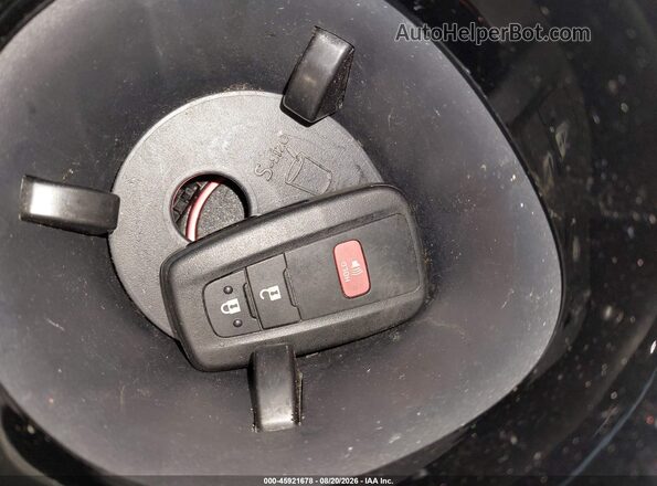 NMTKHMBXXKR095023 2019 TOYOTA C-HR White Вид панелі приладів