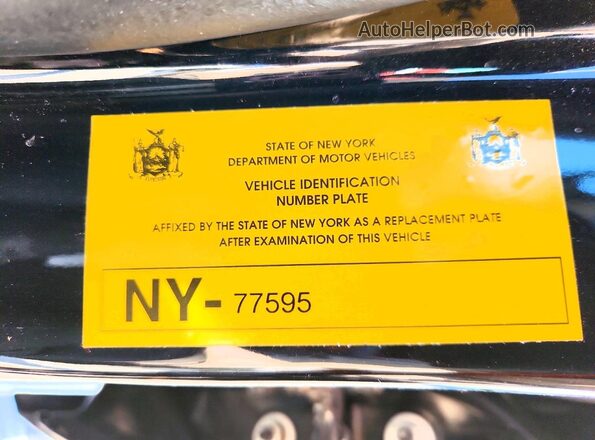 NY77595 2022 RAM 1500 Black Engine compartment view