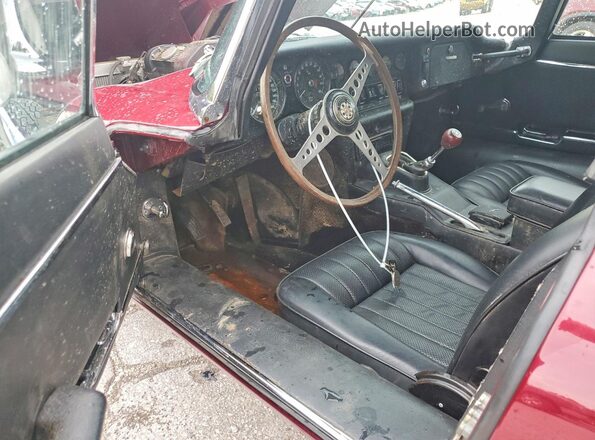 P2R1489 1971 JAGUAR SKE Темно-бордовый Вид панели приборов