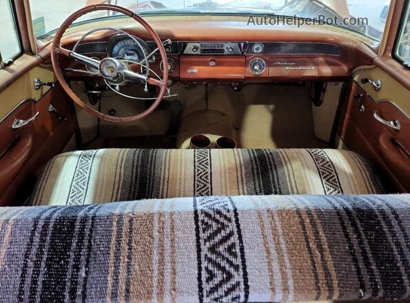 P8555H3293 1955 PONTIAC STARCHIEF Коричневый Вид панели приборов