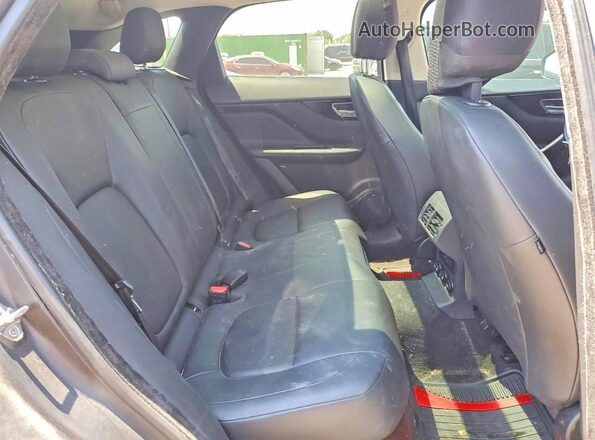 SADCJ2BN3HA491513 2017 JAGUAR F-PACE Silver Widok wnętrza z tyłu