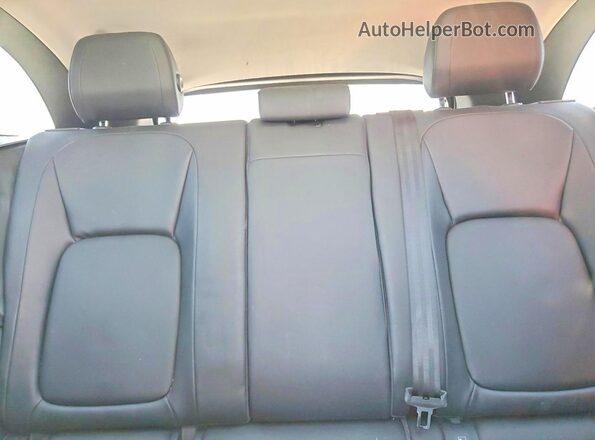SADCJ2BN3HA491513 2017 JAGUAR F-PACE Silver Widok tylnych siedzeń