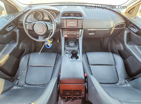 SADCJ2BV3HA063540 2017 JAGUAR F-PACE Black Առջևի վահանակի տեսք
