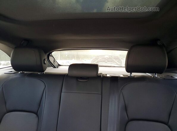 SADCJ2BV4HA057147 2017 JAGUAR F-PACE Gray Widok tylnych siedzeń