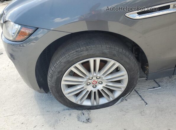 SADCJ2BV4HA057147 2017 JAGUAR F-PACE Gray 