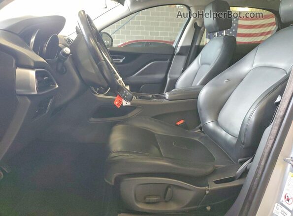 SADCJ2BV4HA085028 2017 JAGUAR F-PACE Silver Vista interior delantera