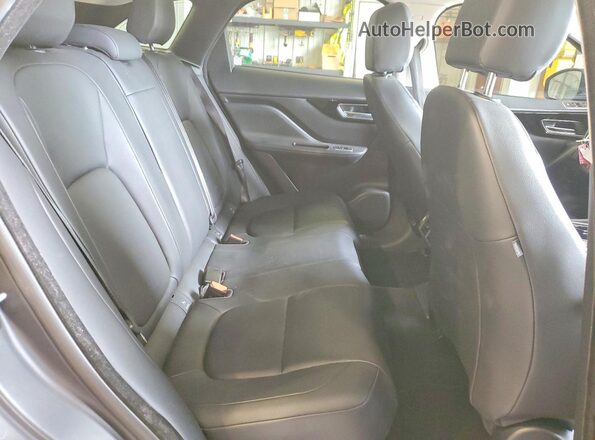 SADCJ2BV4HA085028 2017 JAGUAR F-PACE Silver Vista interior trasera