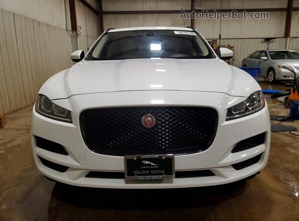 SADCJ2EV2JA246168 2018 JAGUAR F-PACE White Widok z przodu