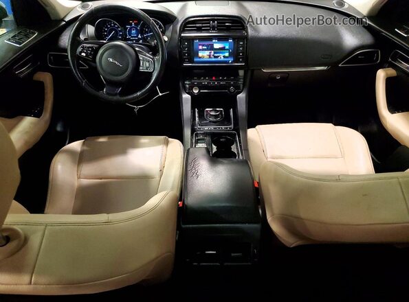 SADCJ2EV2JA246168 2018 JAGUAR F-PACE White Widok deski rozdzielczej
