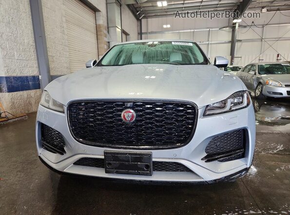 SADCJ2EX7MA669205 2021 JAGUAR F-PACE Silver Front view