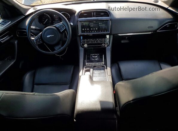 SADCJ2FX3LA622184 2020 JAGUAR F-PACE Silver Widok deski rozdzielczej