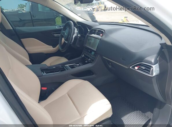 SADCJ2FX6LA626391 2020 JAGUAR F-PACE White Вид салону спереду
