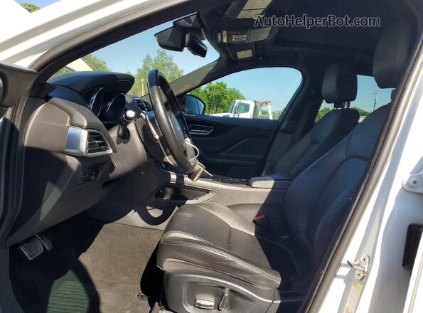 SADCJ2FX8KA357275 2019 JAGUAR F-PACE White წინა სალონის ხედი