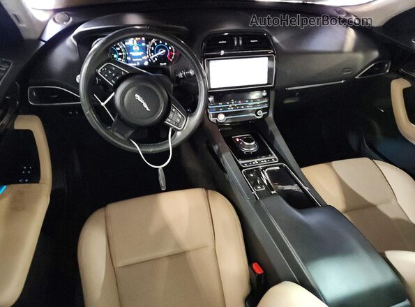 SADCJ2FX8LA637327 2020 JAGUAR F-PACE White Dashboard view