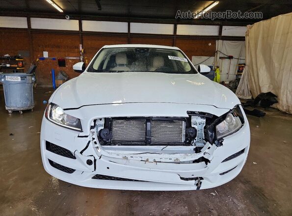 SADCJ2FX8LA637327 2020 JAGUAR F-PACE White Front view