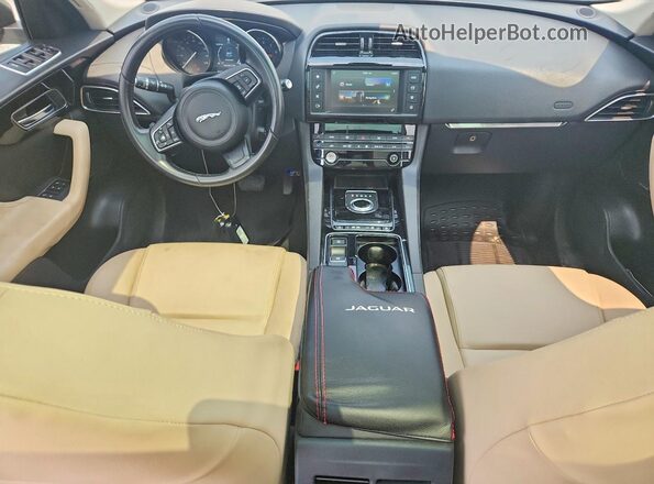 SADCJ2GX1JA235550 2018 JAGUAR F-PACE Белый Вид панели приборов