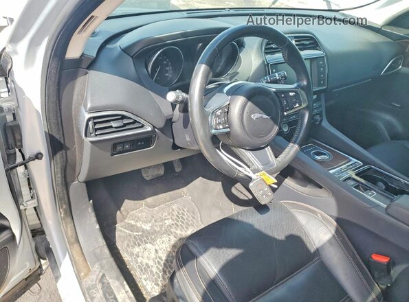 SADCK2FX2JA269673 2018 JAGUAR F-PACE Silver ხელსაწყოთა პანელის ხედი