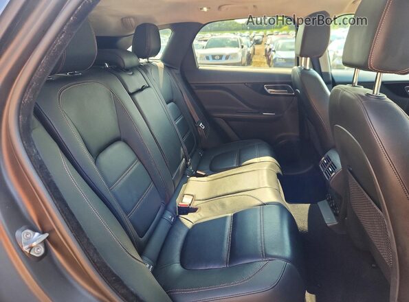 SADCK2GX8LA638702 2020 JAGUAR F-PACE Gray Widok wnętrza z tyłu