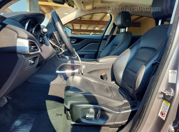SADCK2GX8LA638702 2020 JAGUAR F-PACE Gray Widok wnętrza z przodu