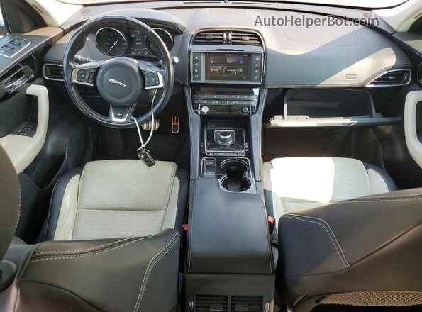SADCL2BN5HA088708 2017 JAGUAR F-PACE Brown Widok deski rozdzielczej