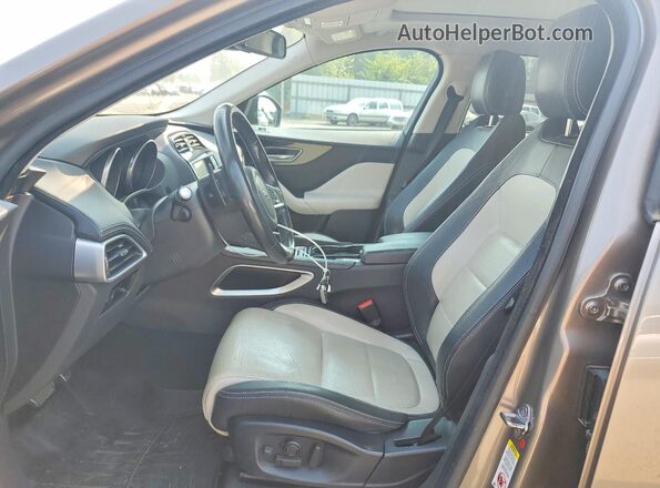 SADCL2BN5HA088708 2017 JAGUAR F-PACE Brown Widok wnętrza z przodu