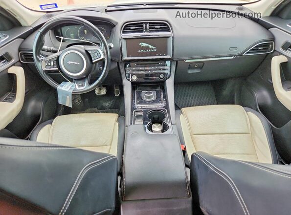 SADCL2BV2HA074832 2017 JAGUAR F-PACE Gold Dashboard view