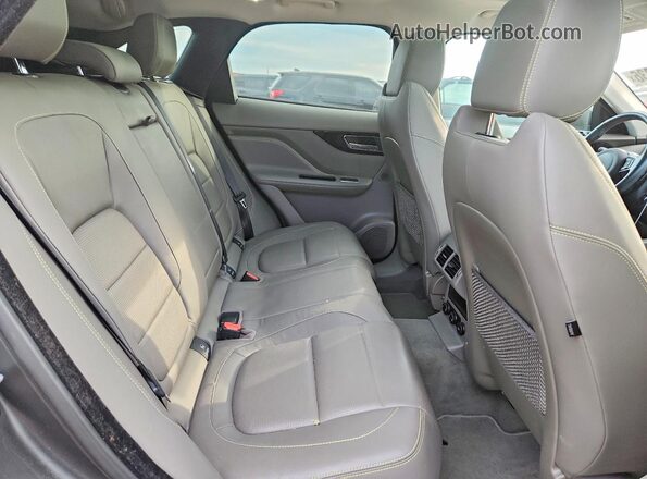 SADCL2BV5HA089972 2017 JAGUAR F-PACE Серебряный Вид задних сидений