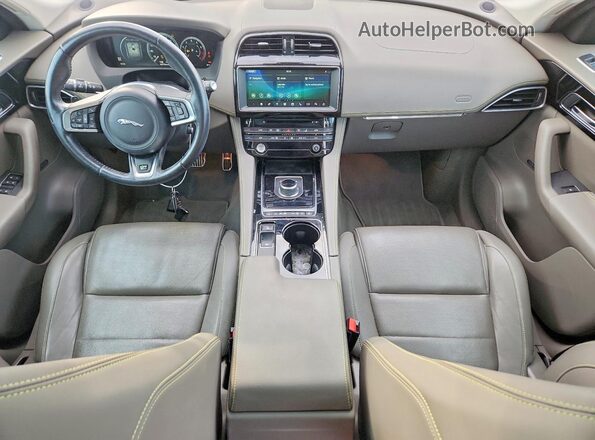 SADCL2BV5HA089972 2017 JAGUAR F-PACE Серебряный Вид панели приборов