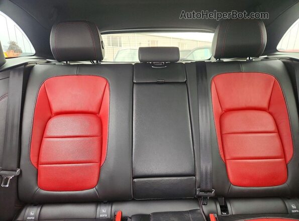 SADCL2FN6JA253570 2018 JAGUAR F-PACE Black Вид задніх сидінь