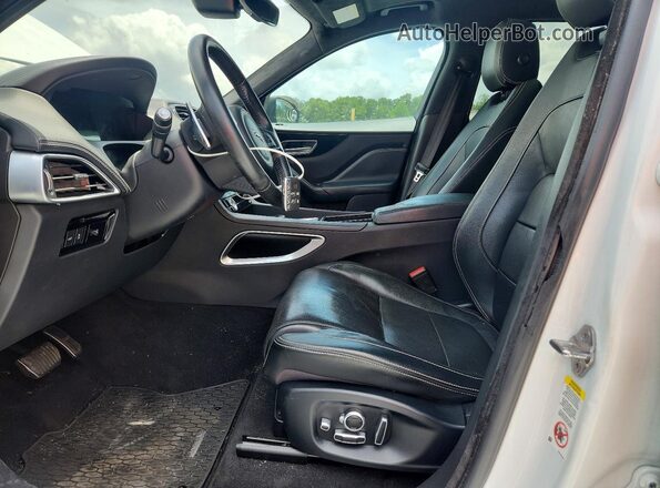 SADCL2GX4KA396860 2019 JAGUAR F-PACE White Front interior view