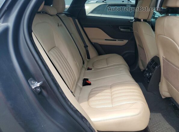 SADCN2GX1LA643909 2020 JAGUAR F-PACE White Հետևի նստատեղերի տեսք