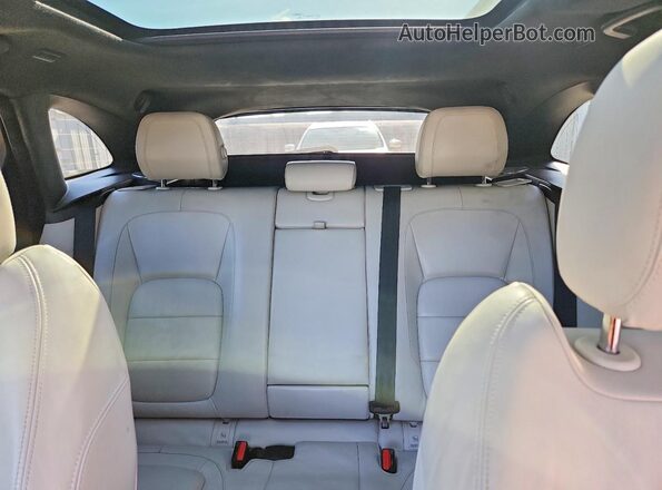 SADCP2BV7HA063829 2017 JAGUAR F-PACE Серебряный Вид задних сидений