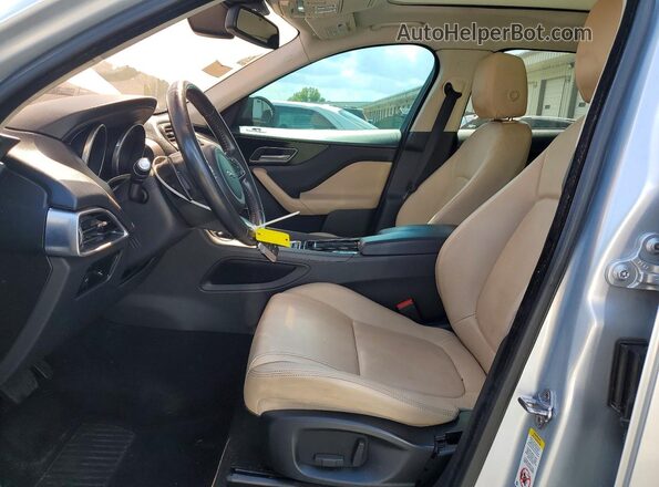 SADCS2FX2JA279121 2018 JAGUAR F-PACE Серебряный Вид салона спереди