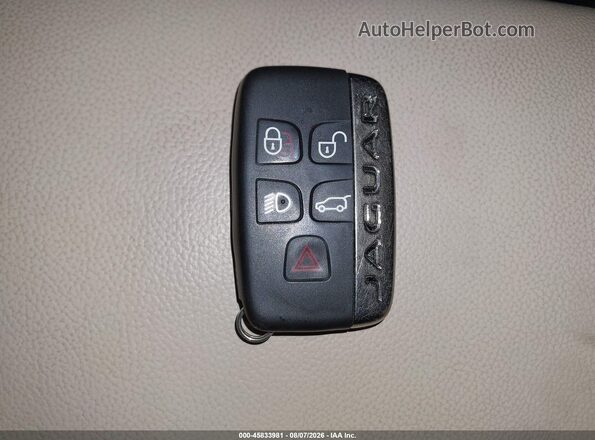 SADCS2FX8KA395229 2019 JAGUAR F-PACE White Widok deski rozdzielczej
