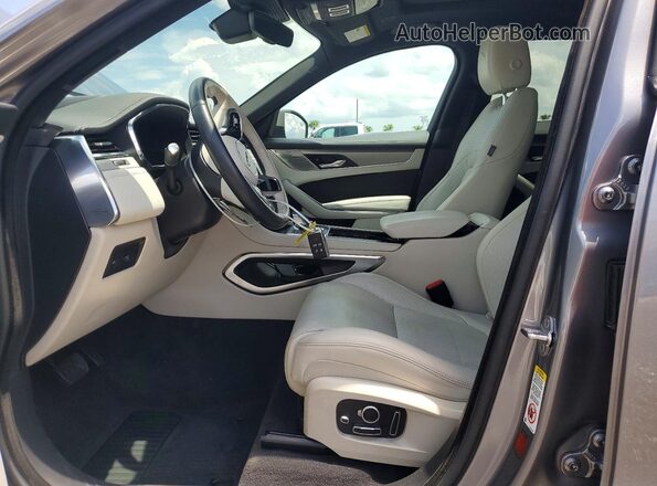 SADCT2EXXSA743465 2025 JAGUAR F-PACE Gray Widok naklejki z numerem VIN