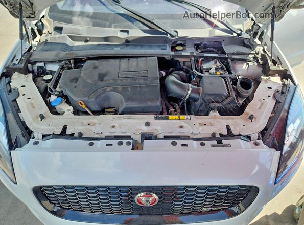 SADF12FX7L1Z87447 2020 JAGUAR E-PACE White Vista del compartimento del motor