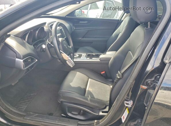 SAJAD4BG0HA968133 2017 JAGUAR XF Black Вид салону спереду